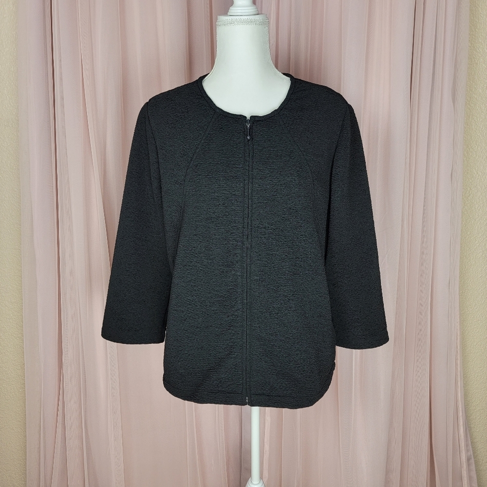 🔥SALE🔥 Chico's Texture Knit zip up Black Jacket Women Size 2 (L)